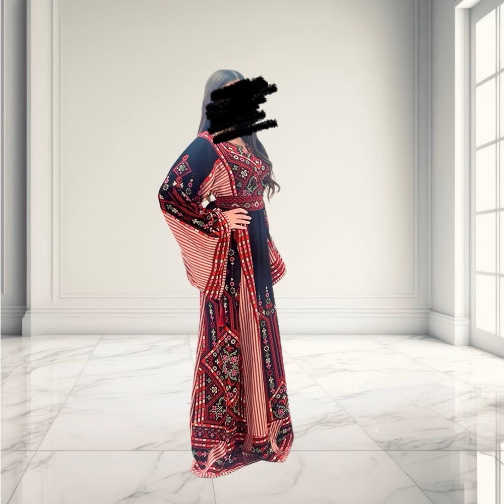 Palestinian Thobe